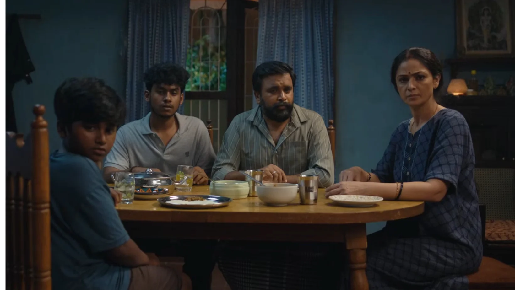 tourist family movie review